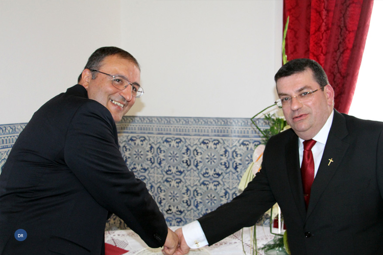 Açores: Seminário «suspende atividades» e sai «em missão»