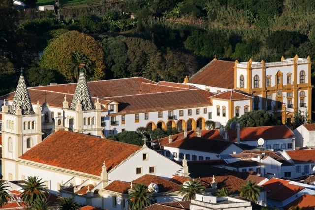 Governo autoriza abertura de 954 concursos para Administração Pública Regional